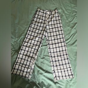 Princess Polly navy and white pants!